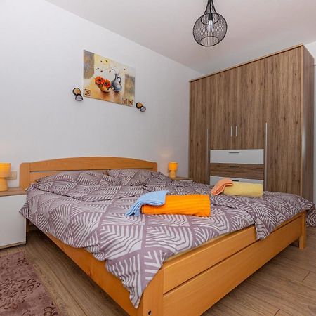 Apartman Sare Crikvenica Exteriör bild