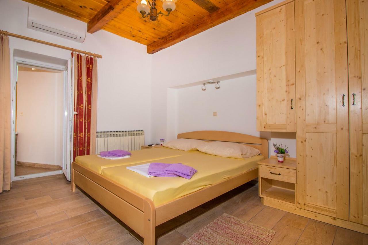Apartman Sare Crikvenica Exteriör bild