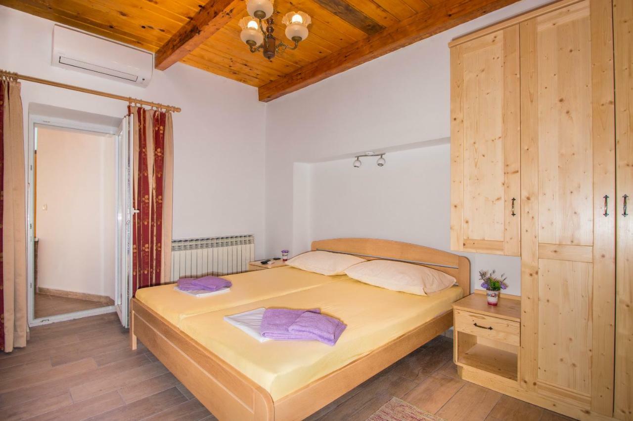 Apartman Sare Crikvenica Exteriör bild